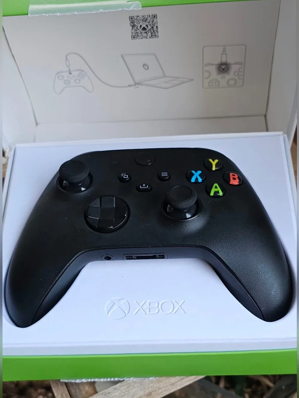 Xbox Wireless Controller - Picture 2 of 5